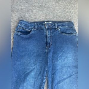 Blue denim capris pants